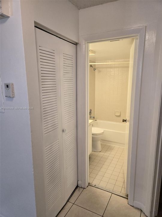 В аренду: $2,200 (2 спален, 2 ванн, 1070 Квадратных фут)