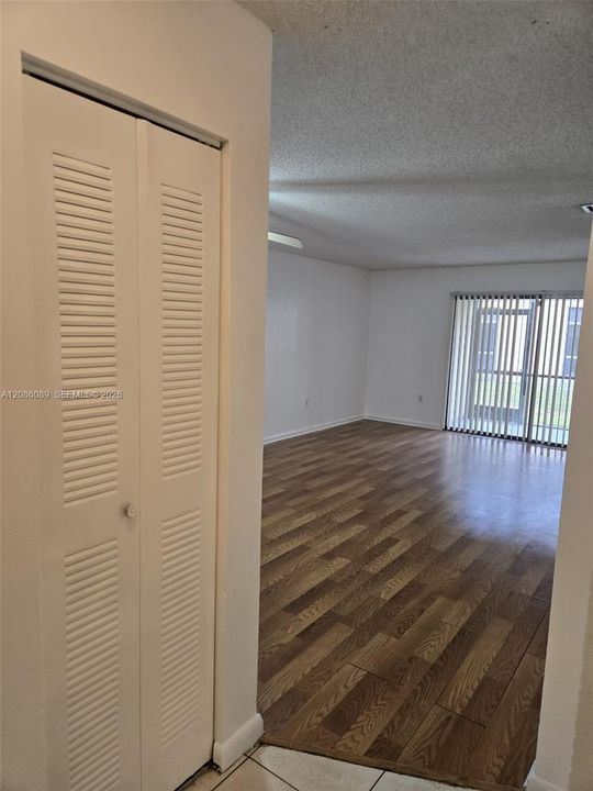 В аренду: $2,200 (2 спален, 2 ванн, 1070 Квадратных фут)