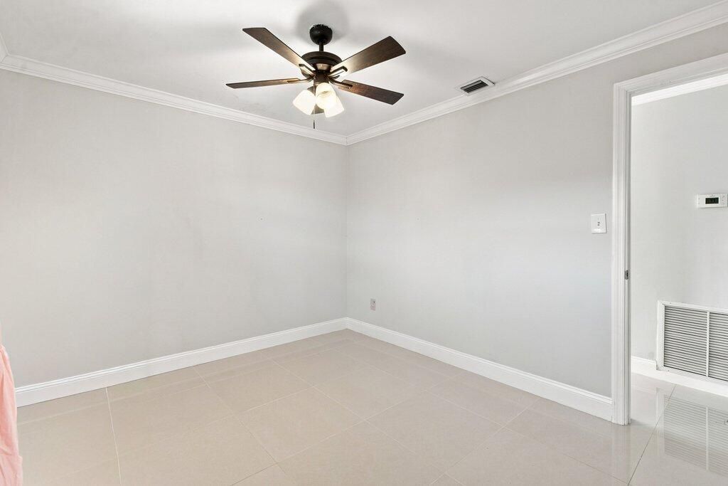 AMANDA FORT PIERCE-14.jpg-SMALL