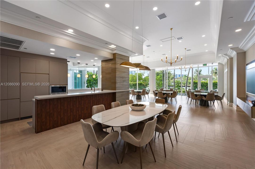 For Sale: $1,499,000 (2 beds, 2 baths, 1786 Square Feet)
