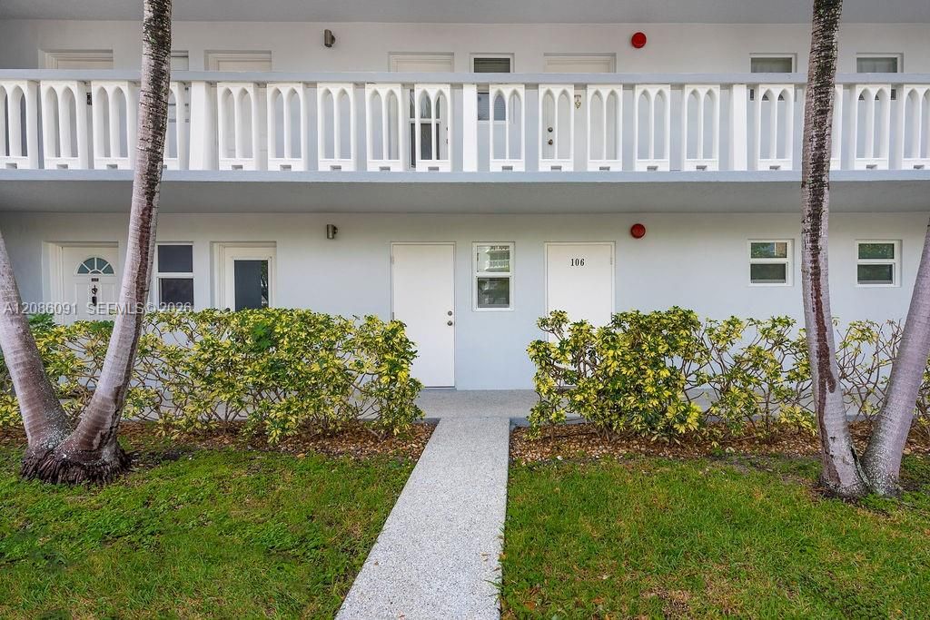 For Sale: $154,900 (1 beds, 1 baths, 847 Square Feet)