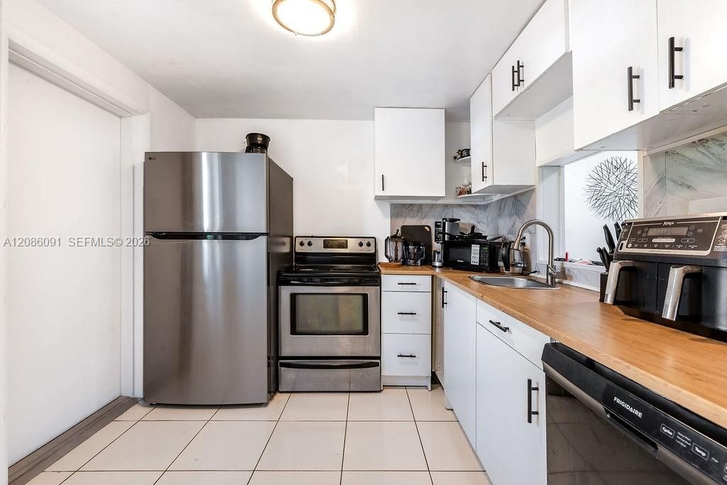 For Sale: $154,900 (1 beds, 1 baths, 847 Square Feet)