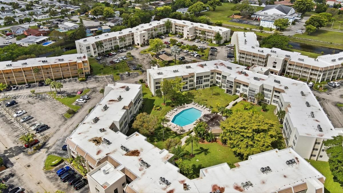 На продажу: $93,500 (1 спален, 1 ванн, 720 Квадратных фут)