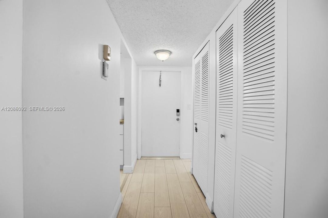 На продажу: $93,500 (1 спален, 1 ванн, 720 Квадратных фут)
