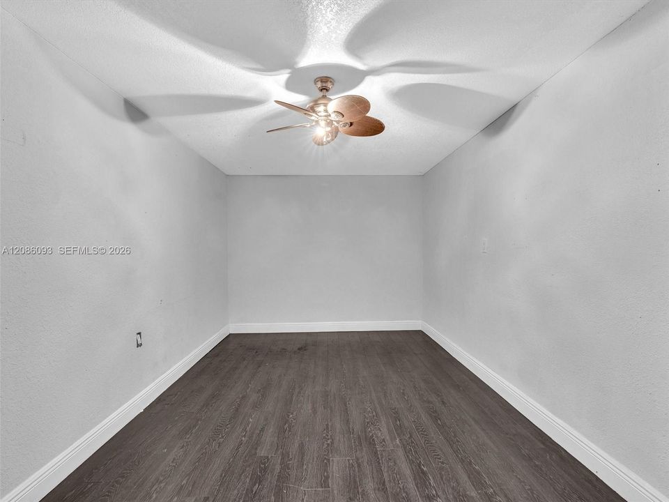 For Rent: $4,500 (5 beds, 2 baths, 2042 Square Feet)