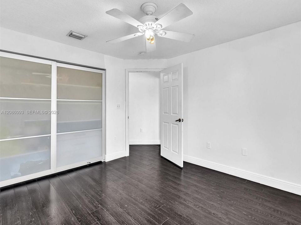 For Rent: $4,500 (5 beds, 2 baths, 2042 Square Feet)