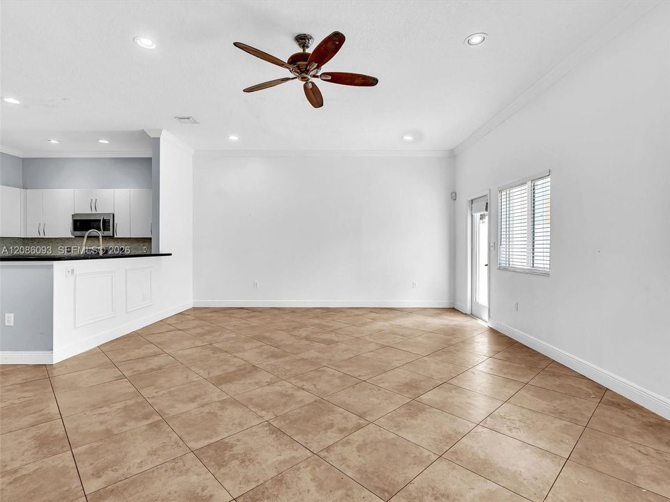 For Rent: $4,500 (5 beds, 2 baths, 2042 Square Feet)