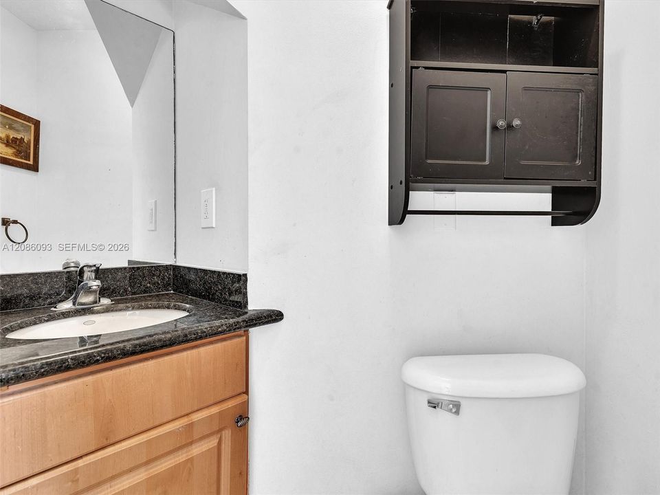 For Rent: $4,500 (5 beds, 2 baths, 2042 Square Feet)
