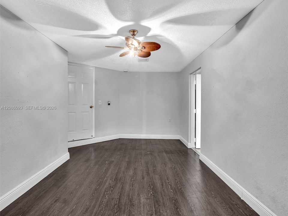 For Rent: $4,500 (5 beds, 2 baths, 2042 Square Feet)