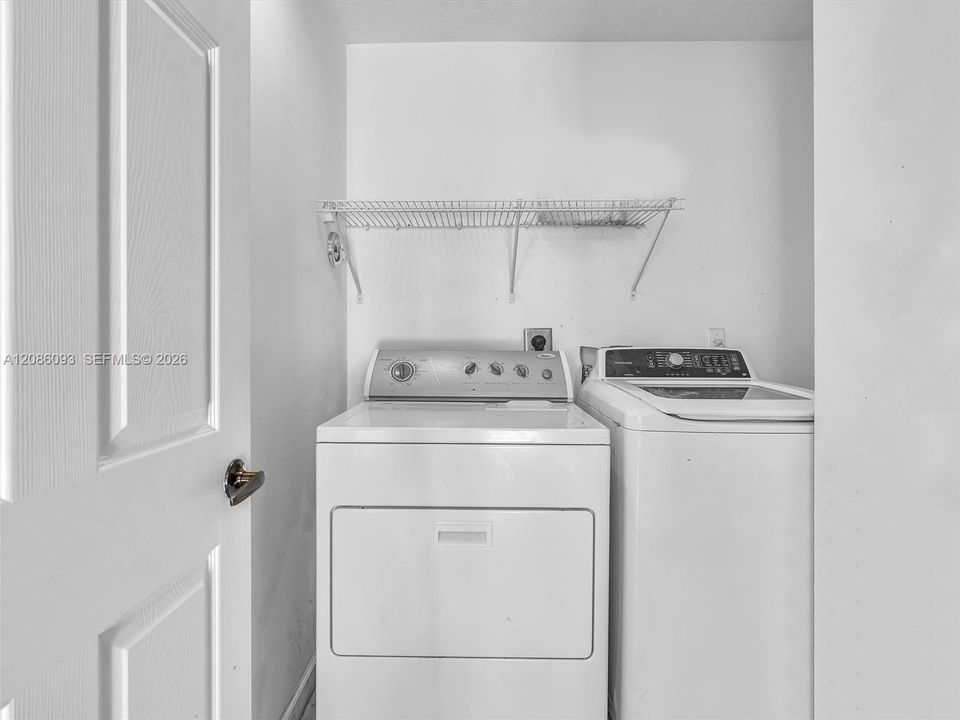 For Rent: $4,500 (5 beds, 2 baths, 2042 Square Feet)