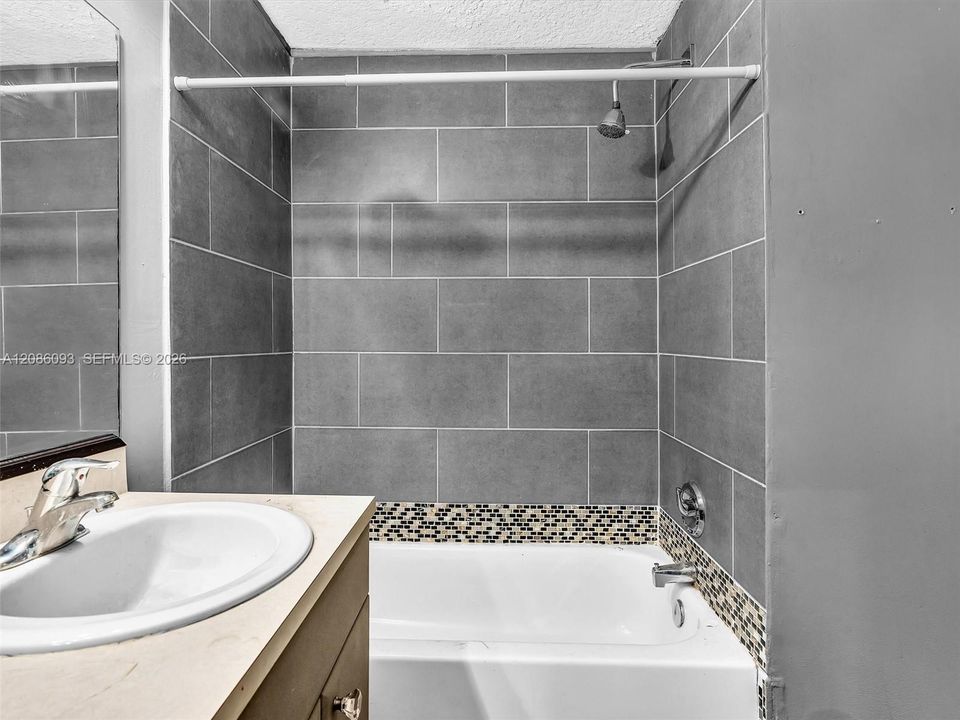 For Rent: $4,500 (5 beds, 2 baths, 2042 Square Feet)