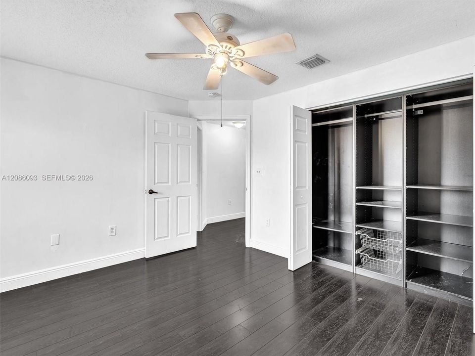 For Rent: $4,500 (5 beds, 2 baths, 2042 Square Feet)