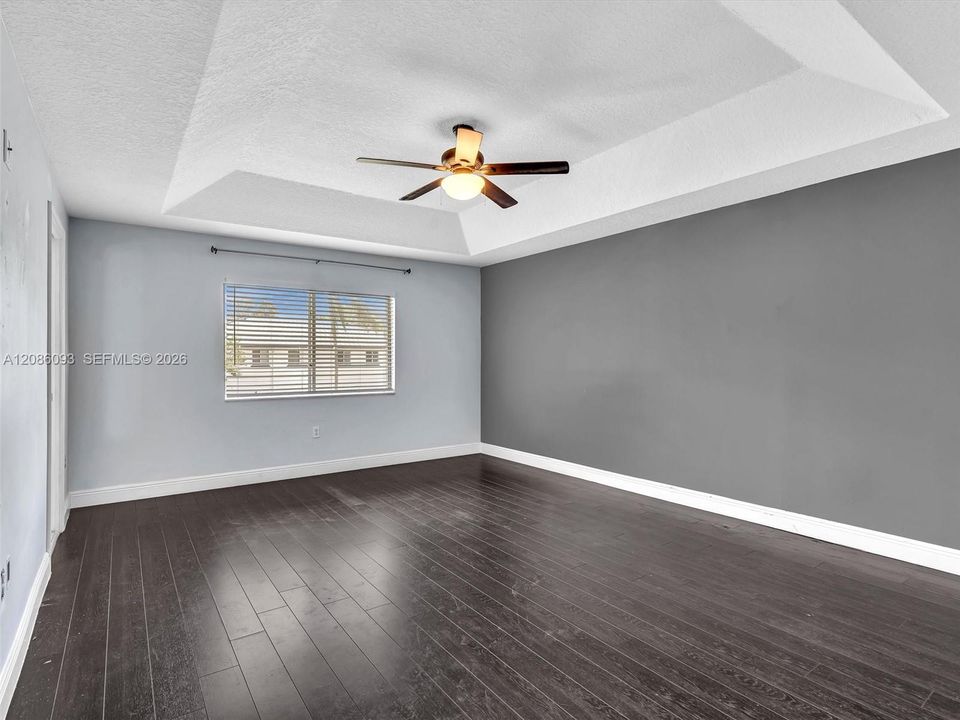 For Rent: $4,500 (5 beds, 2 baths, 2042 Square Feet)