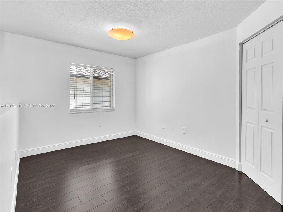 For Rent: $4,500 (5 beds, 2 baths, 2042 Square Feet)