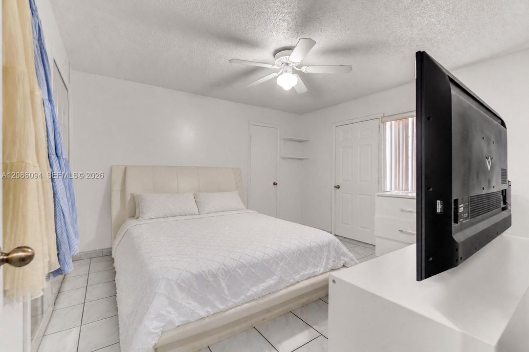 For Sale: $550,000 (3 beds, 3 baths, 1507 Square Feet)
