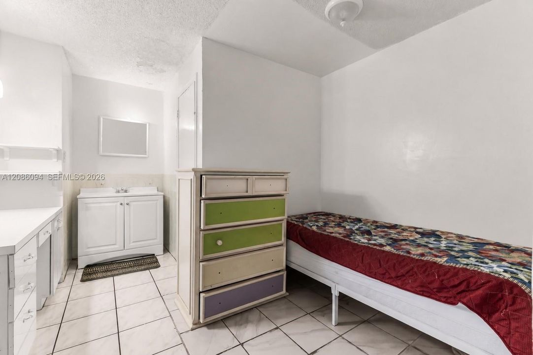 For Sale: $550,000 (3 beds, 3 baths, 1507 Square Feet)