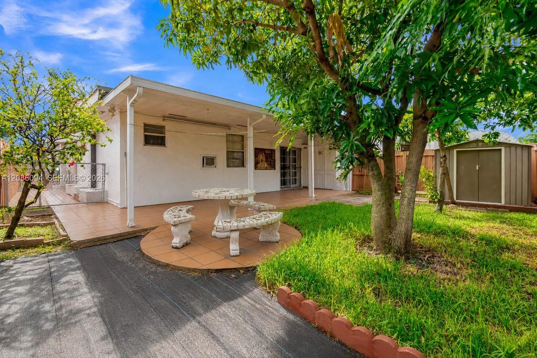 For Sale: $550,000 (3 beds, 3 baths, 1507 Square Feet)