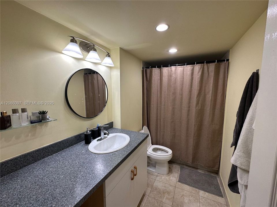 En Renta: $1,950 (1 camas, 1 baños, 1000 Pies cuadrados)
