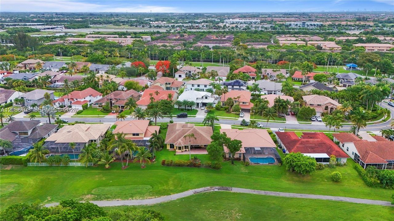 На продажу: $905,000 (3 спален, 2 ванн, 2525 Квадратных фут)