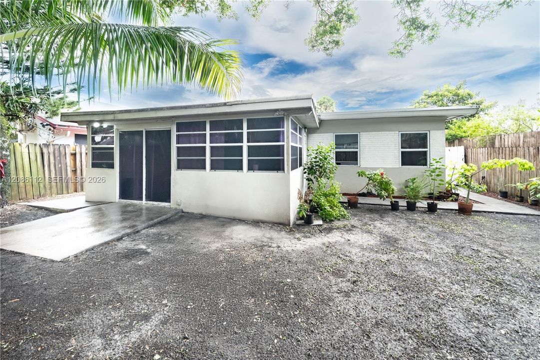 En Venta: $549,000 (0 camas, 0 baños, 1210 Pies cuadrados)