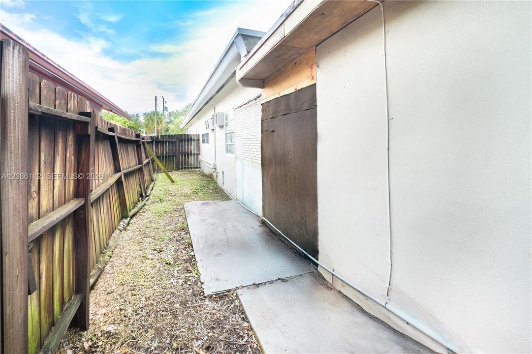 En Venta: $549,000 (0 camas, 0 baños, 1210 Pies cuadrados)
