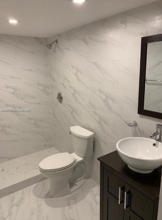 В аренду: $2,200 (2 спален, 2 ванн, 1004 Квадратных фут)
