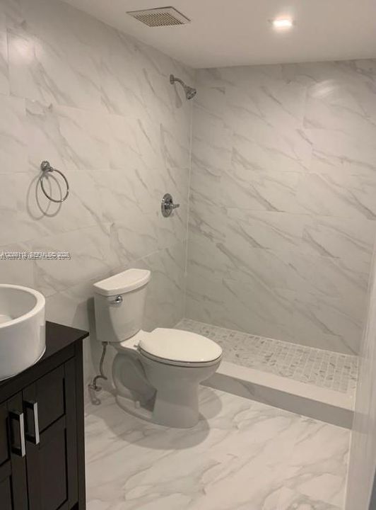 В аренду: $2,200 (2 спален, 2 ванн, 1004 Квадратных фут)
