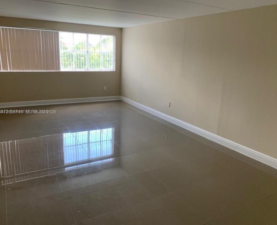В аренду: $2,200 (2 спален, 2 ванн, 1004 Квадратных фут)