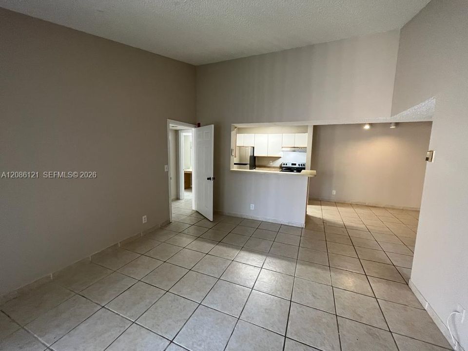 В аренду: $1,900 (2 спален, 2 ванн, 1057 Квадратных фут)