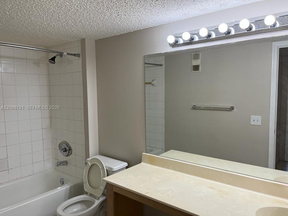 В аренду: $1,900 (2 спален, 2 ванн, 1057 Квадратных фут)