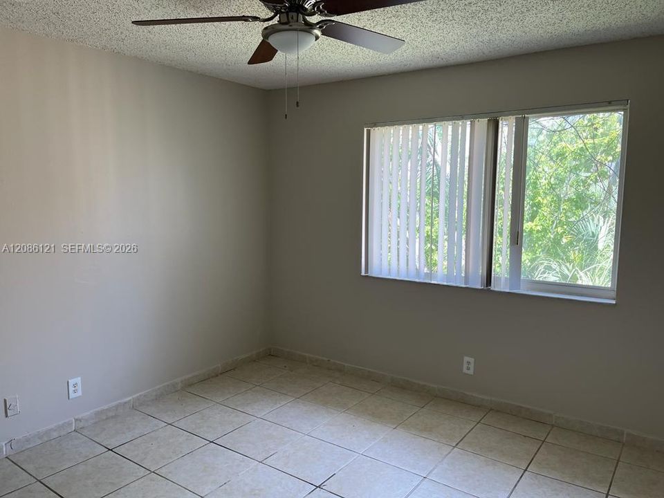 В аренду: $1,900 (2 спален, 2 ванн, 1057 Квадратных фут)