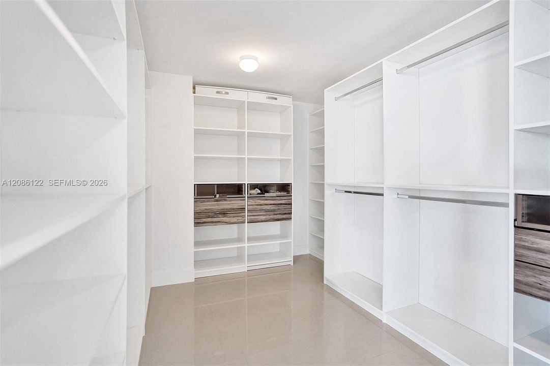 На продажу: $985,000 (2 спален, 2 ванн, 1736 Квадратных фут)