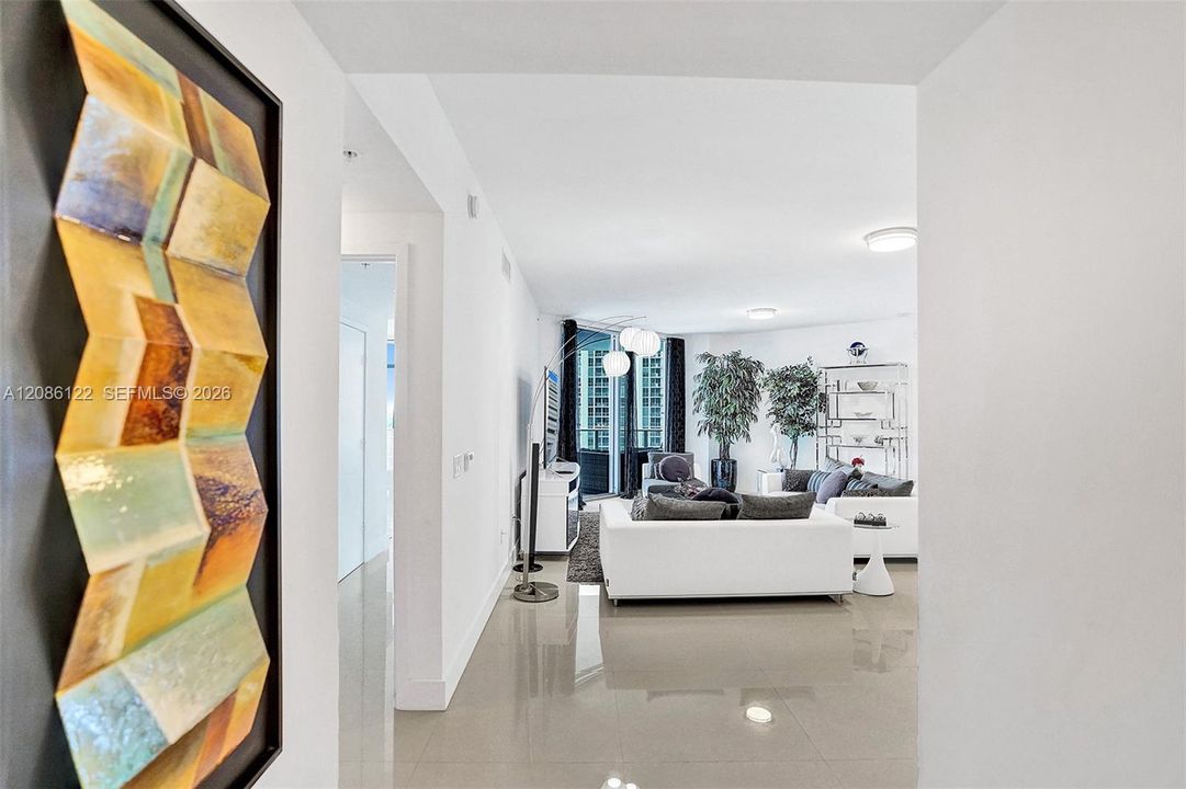 На продажу: $985,000 (2 спален, 2 ванн, 1736 Квадратных фут)