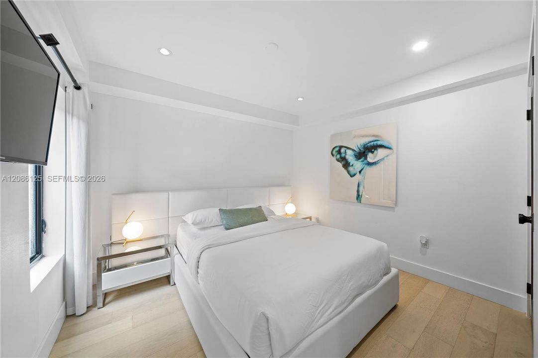 En Venta: $2,599,000 (6 camas, 4 baños, 3082 Pies cuadrados)