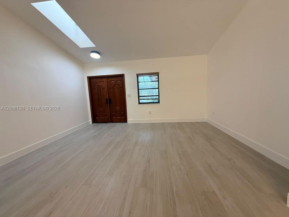 В аренду: $5,400 (3 спален, 2 ванн, 1781 Квадратных фут)