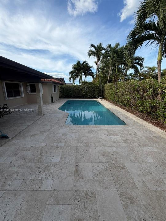 For Rent: $5,000 (3 beds, 2 baths, 1781 Square Feet)