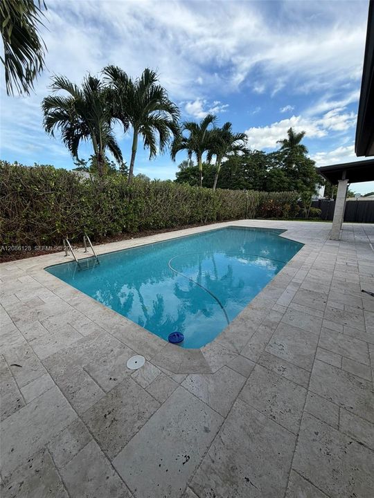 For Rent: $5,000 (3 beds, 2 baths, 1781 Square Feet)