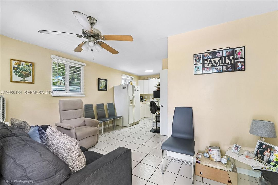For Sale: $892,000 (5 beds, 5 baths, 2832 Square Feet)