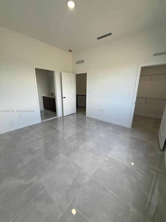 For Rent: $2,850 (4 beds, 2 baths, 1800 Square Feet)