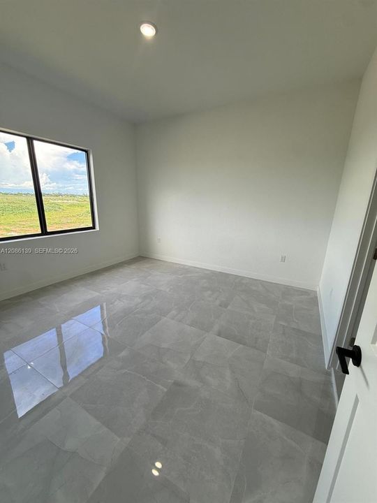 For Rent: $2,850 (4 beds, 2 baths, 1800 Square Feet)