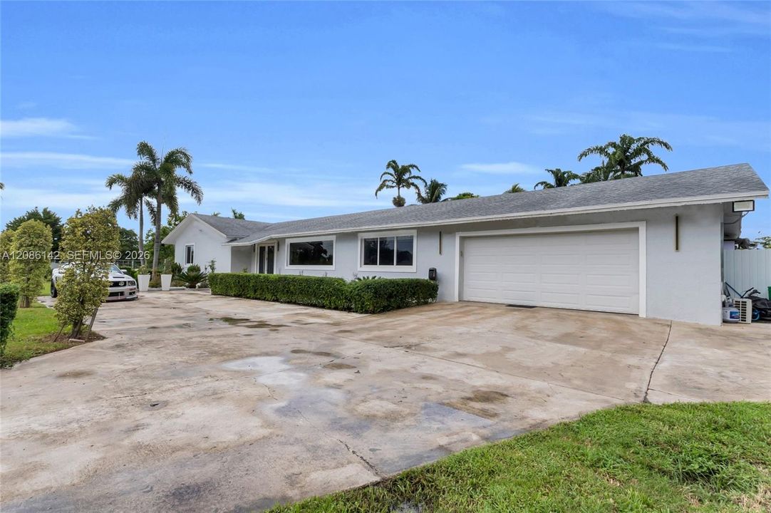For Sale: $1,750,000 (3 beds, 3 baths, 3279 Square Feet)