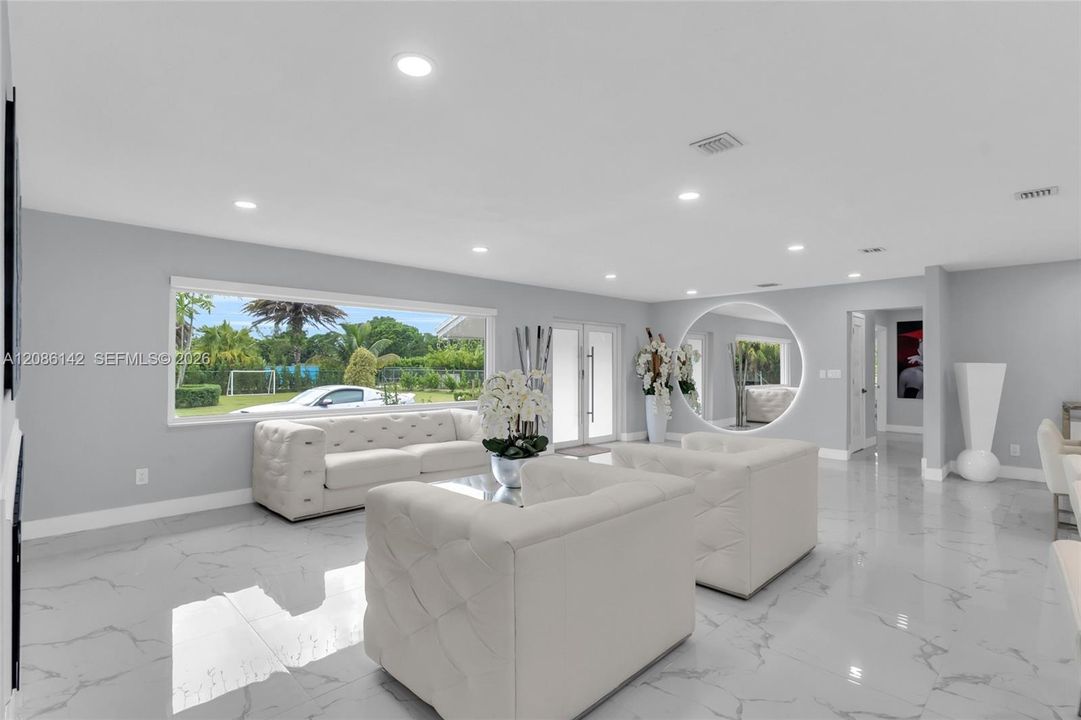 For Sale: $1,750,000 (3 beds, 3 baths, 3279 Square Feet)