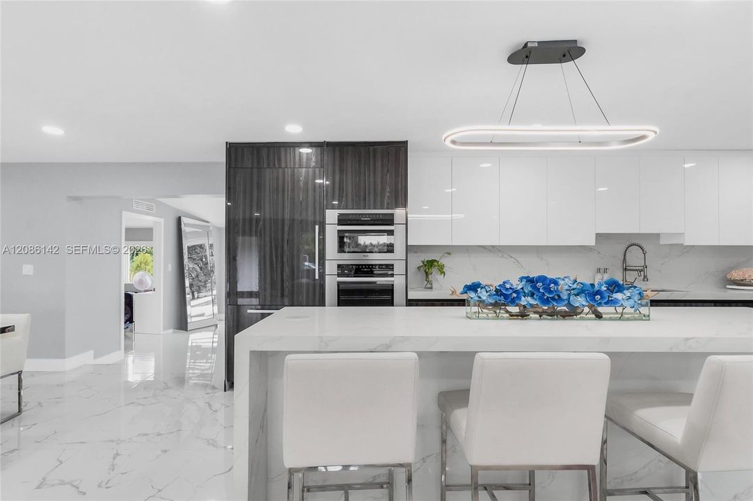 For Sale: $1,750,000 (3 beds, 3 baths, 3279 Square Feet)
