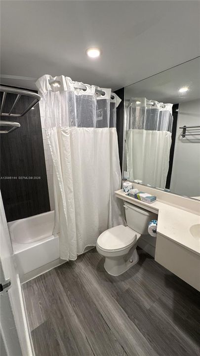 For Sale: $119,900 (0 beds, 1 baths, 410 Square Feet)