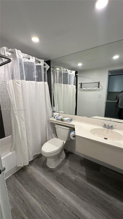For Sale: $119,900 (0 beds, 1 baths, 410 Square Feet)