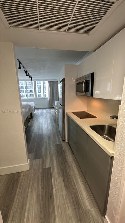 For Sale: $119,900 (0 beds, 1 baths, 410 Square Feet)