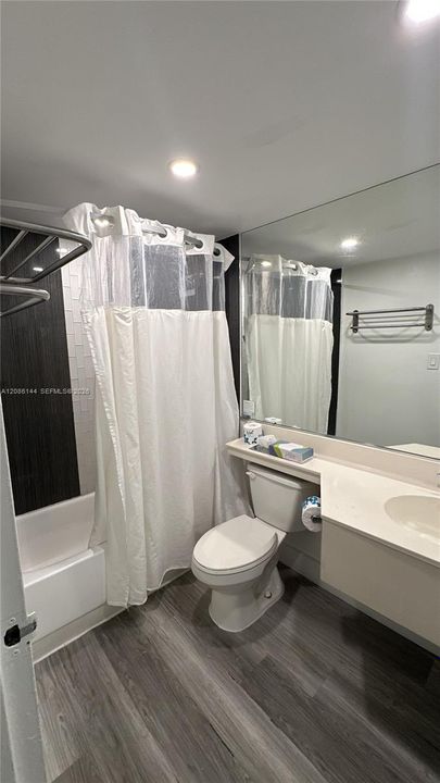 For Sale: $119,900 (0 beds, 1 baths, 410 Square Feet)