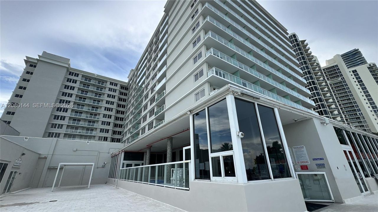 For Sale: $119,900 (0 beds, 1 baths, 410 Square Feet)