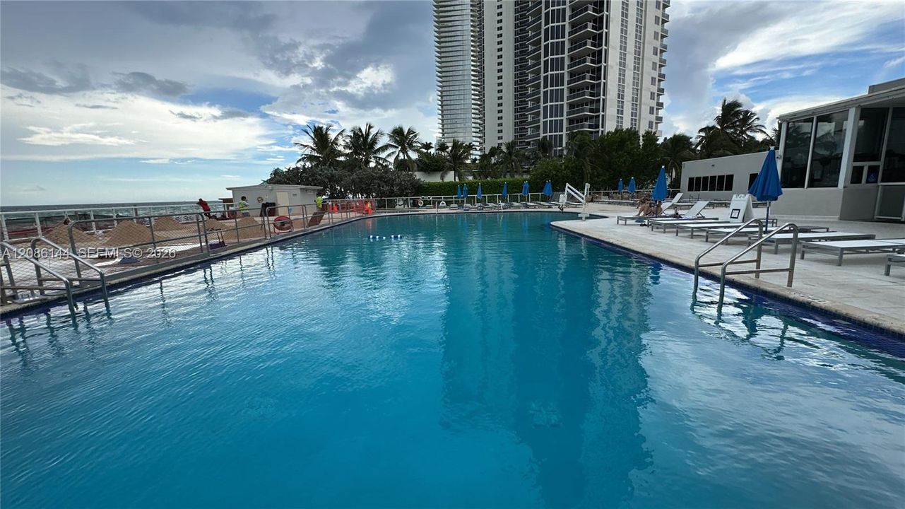 For Sale: $119,900 (0 beds, 1 baths, 410 Square Feet)