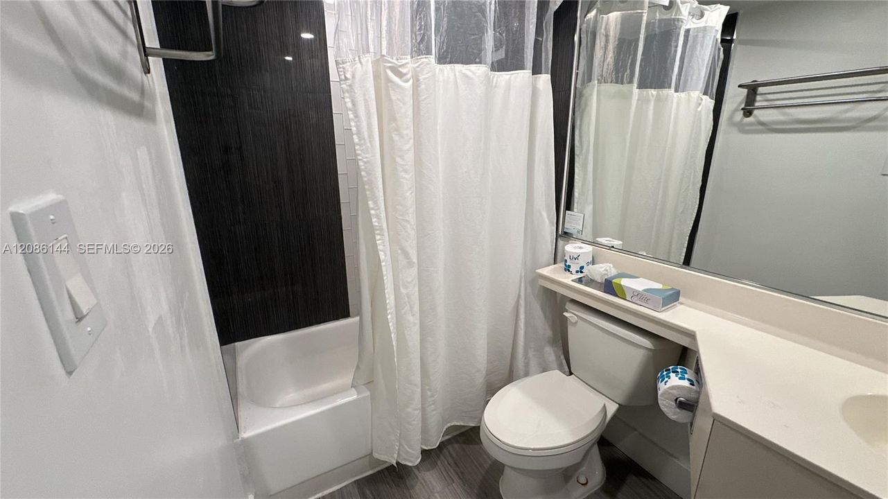 For Sale: $119,900 (0 beds, 1 baths, 410 Square Feet)